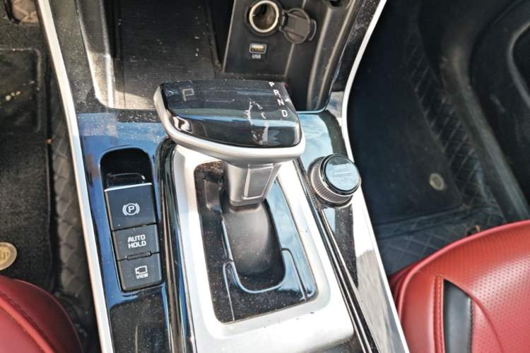 Used Kia Seltos 2023 1.5L CVT Luxury Edition Gear Lever