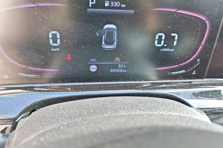 Used Kia Seltos 2023 1.5L CVT Luxury Edition Odometer Close Up