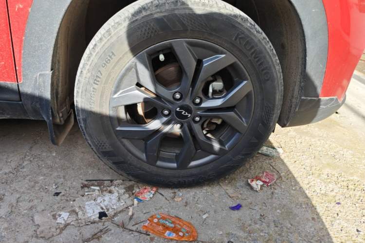 Used Kia Seltos 2023 1.5L CVT Luxury Edition Right Front Wheel Hub