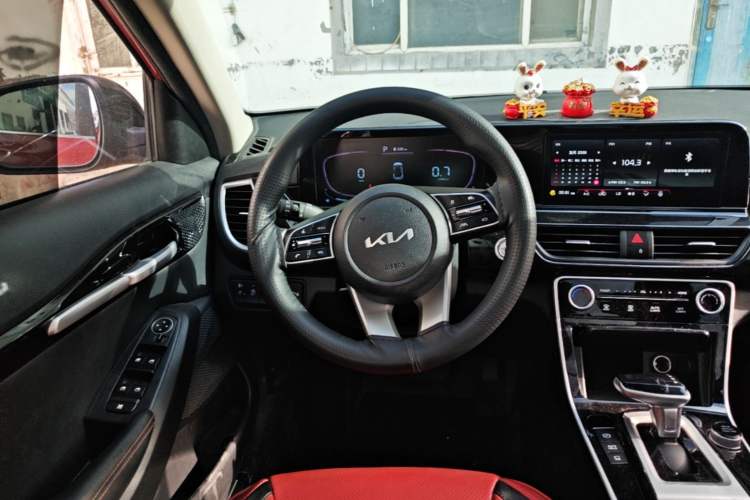 Used Kia Seltos 2023 1.5L CVT Luxury Edition Steering Wheel