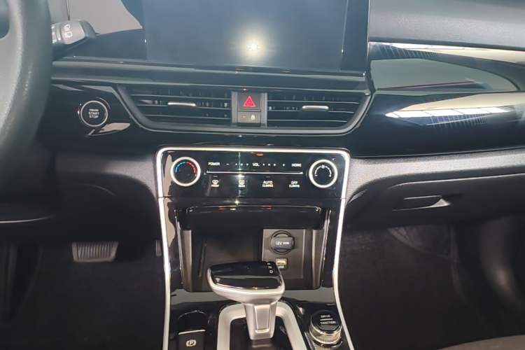 Used Kia Seltos 2023 1.5L CVT Comfort Edition Audio And AC Panel