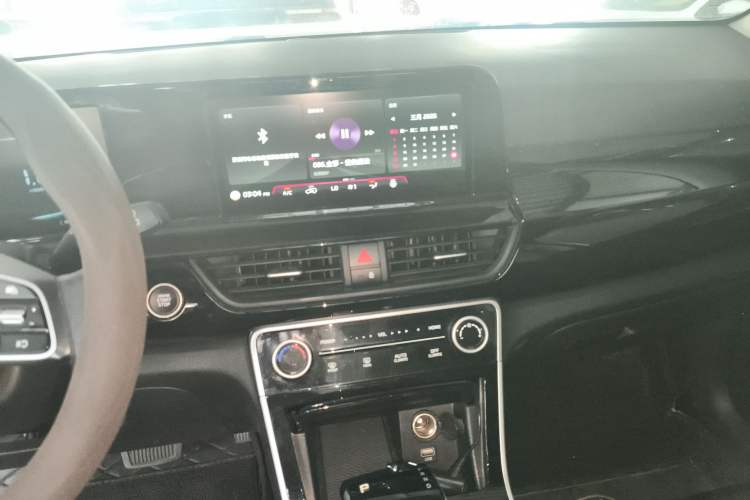 Used Kia Seltos 2023 1.5L CVT Luxury Edition Audio And AC Panel