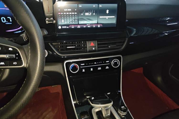 Used Kia Seltos 2023 1.5L CVT Luxury Edition Audio And AC Panel