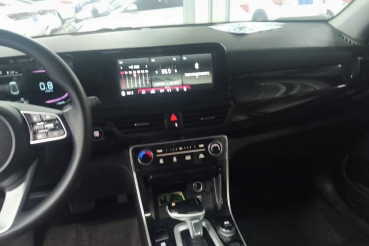 Used Kia Seltos 2023 1.5L CVT Luxury Edition Audio And AC Panel
