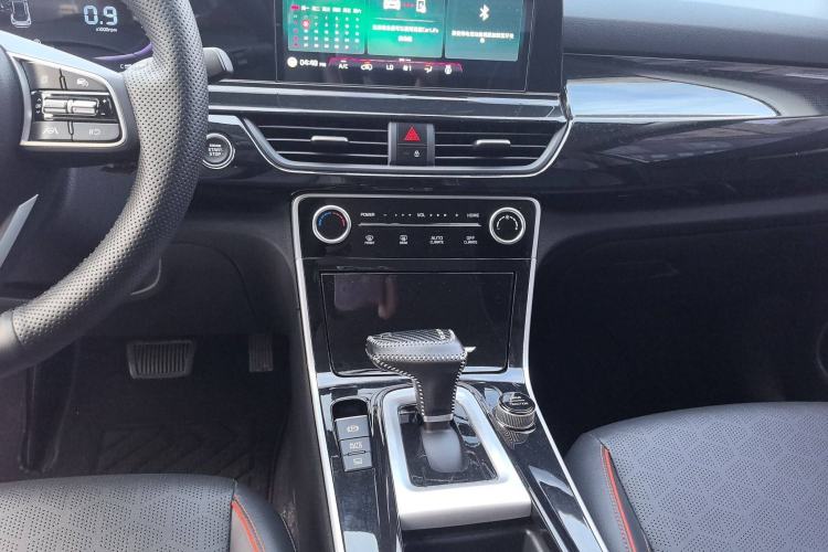 Used Kia Seltos 2023 1.5L CVT Luxury Edition Audio And AC Panel