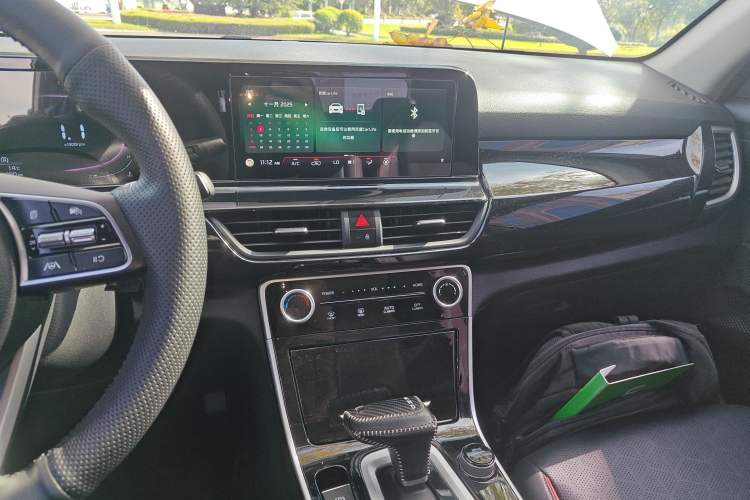 Used Kia Seltos 2023 1.5L CVT Luxury Edition Audio And AC Panel