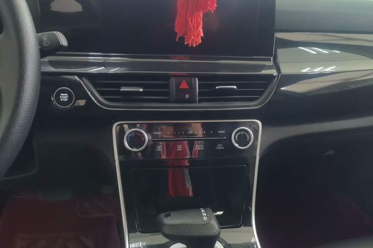 Used Kia Seltos 2023 1.5L CVT Luxury Edition Audio And AC Panel