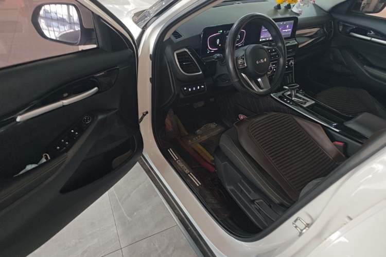 Used Kia Seltos 2023 1.5L CVT Comfort Edition Driver Seat