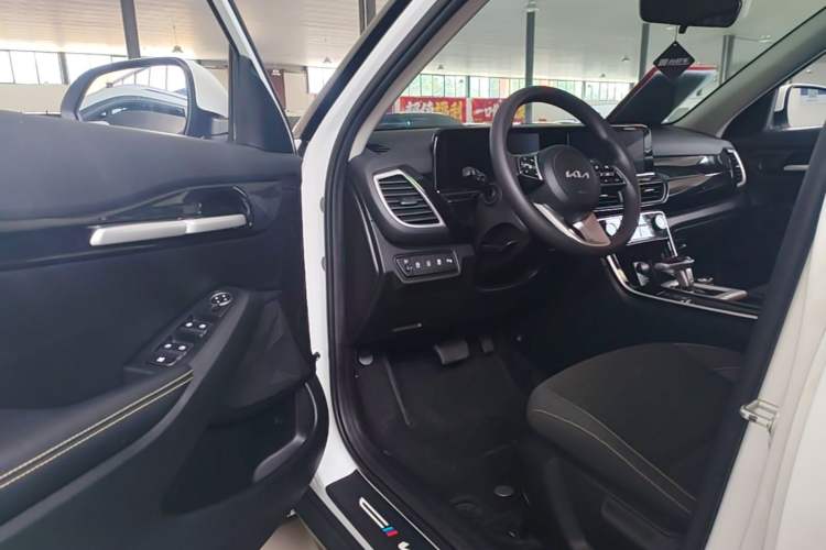 Used Kia Seltos 2023 1.5L CVT Comfort Edition Driver Seat