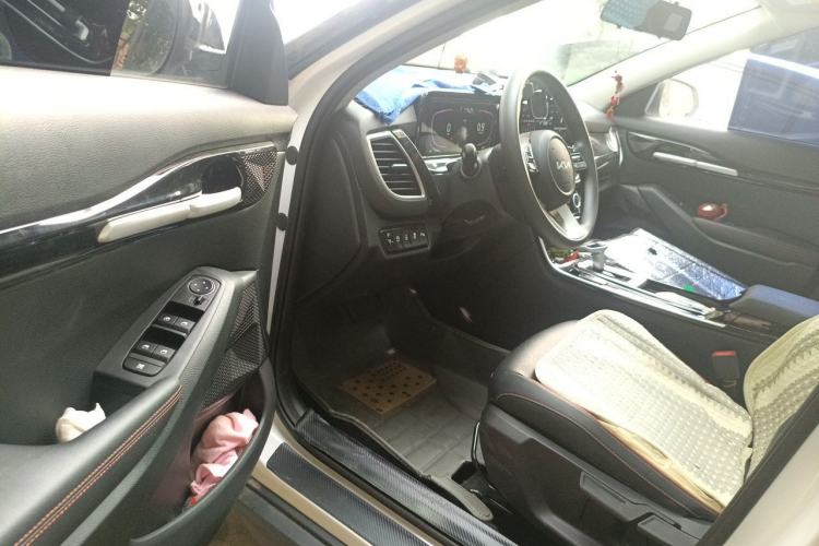 Used Kia Seltos 2023 1.5L CVT Luxury Edition Driver Seat