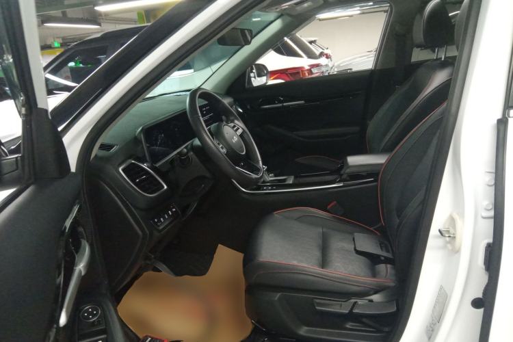 Used Kia Seltos 2023 1.5L CVT Luxury Edition Driver Seat