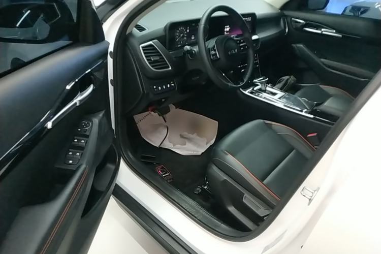 Used Kia Seltos 2023 1.5L CVT Luxury Edition Driver Seat