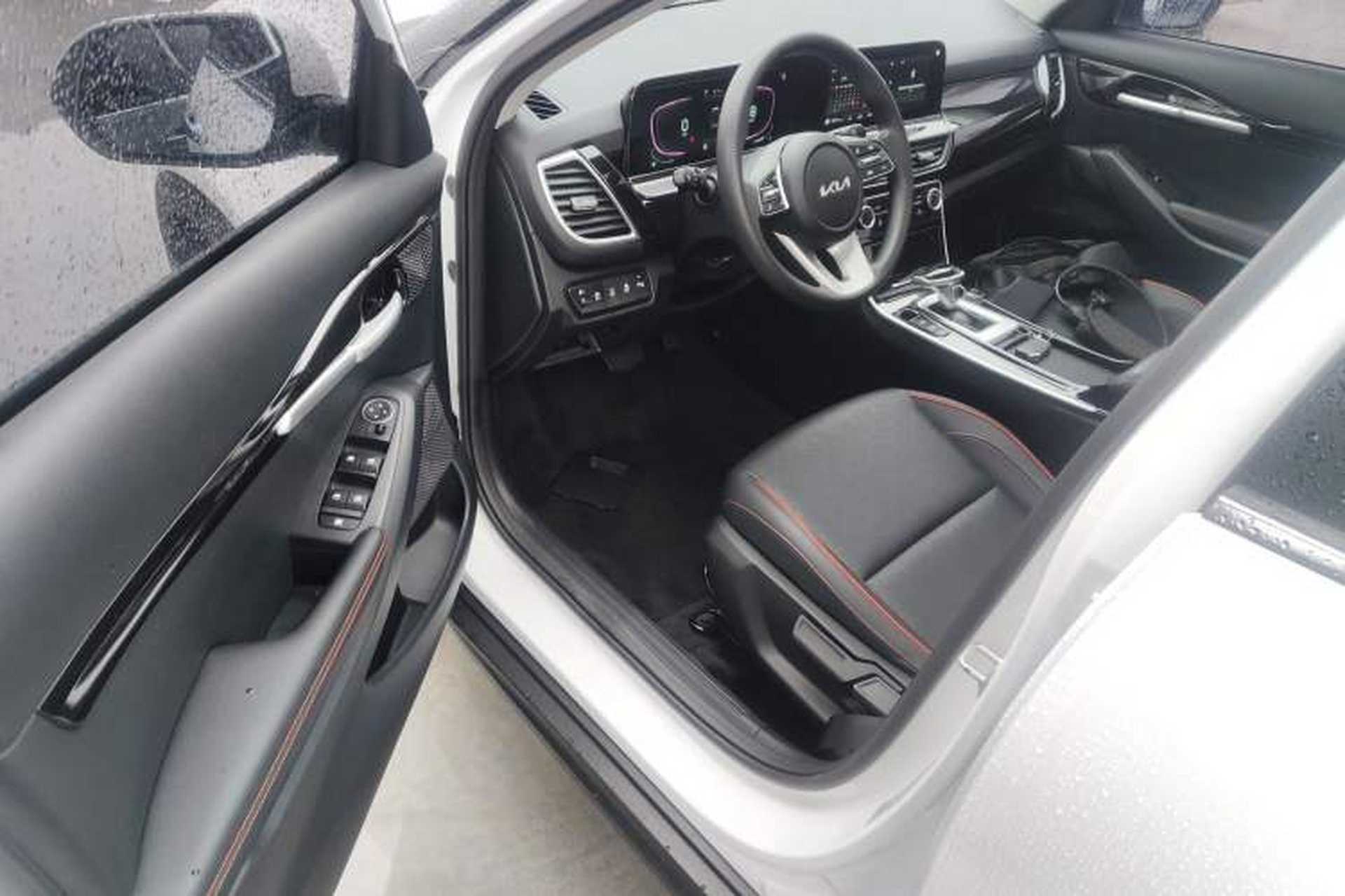 Used Kia Seltos 2023 1.5L CVT Luxury Edition Driver Seat