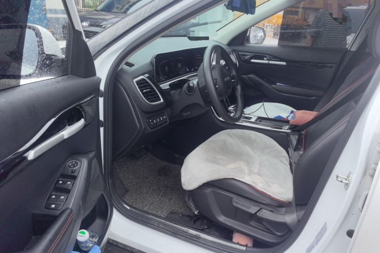 Used Kia Seltos 2023 1.5L CVT Luxury Edition Driver Seat