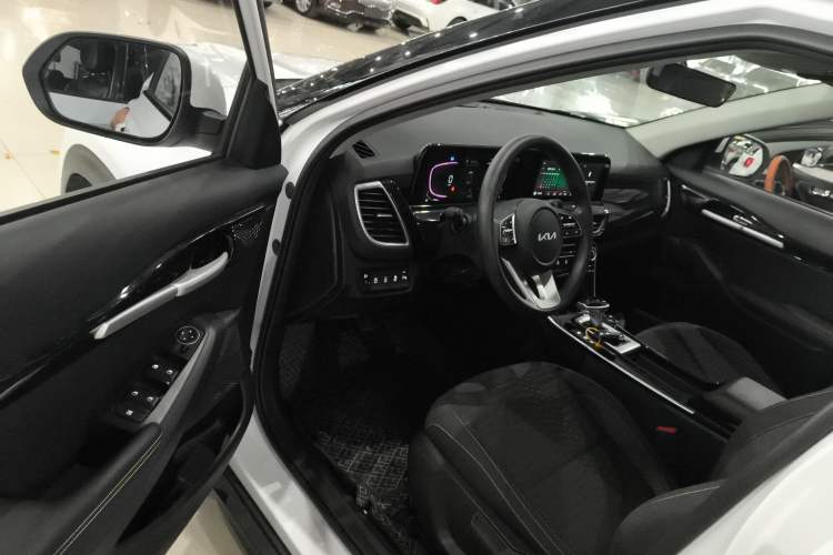 Used Kia Seltos 2023 1.5L CVT Comfort Edition Driver Seat