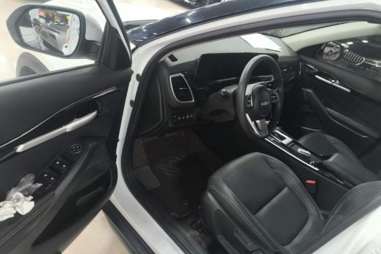 Used Kia Seltos 2023 1.5L CVT Comfort Edition Driver Seat