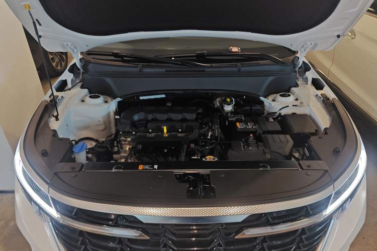 Used Kia Seltos 2023 1.5L CVT Luxury Edition Engine Bay
