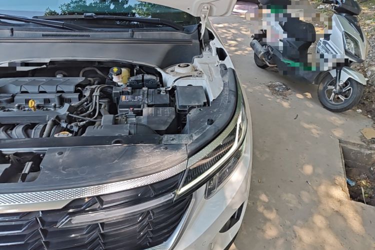 Used Kia Seltos 2023 1.5L CVT Luxury Edition Engine Bay Left