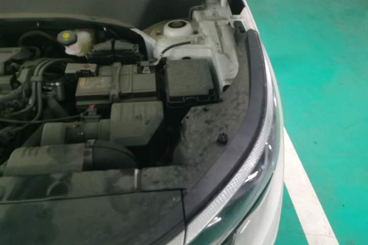 Used Kia Seltos 2023 1.5L CVT Luxury Edition Engine Bay Left