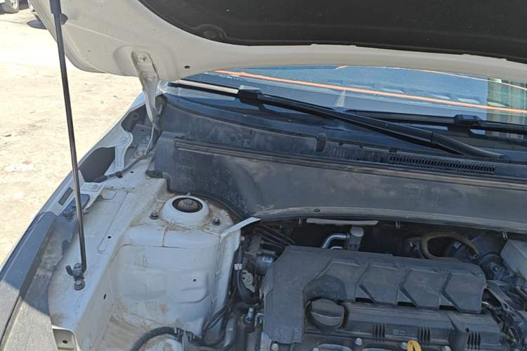 Used Kia Seltos 2023 1.5L CVT Luxury Edition Engine Bay Right