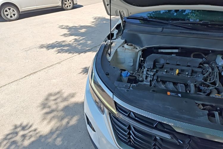 Used Kia Seltos 2023 1.5L CVT Luxury Edition Engine Bay Right