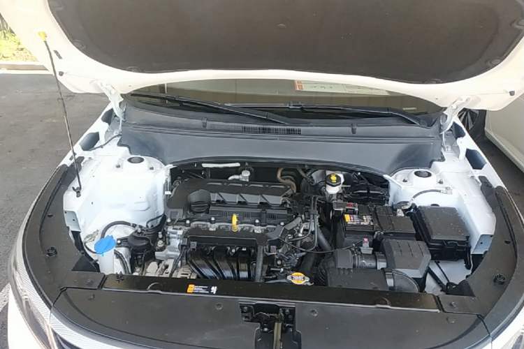 Used Kia Seltos 2023 1.5L CVT Comfort Edition Engine Bay