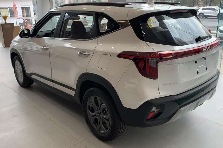Used Kia Seltos 2023 1.5L CVT Luxury Edition Exterior 3