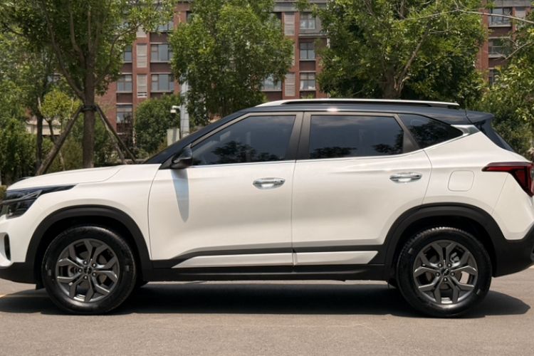 Used Kia Seltos 2023 1.5L CVT Luxury Edition Exterior 4