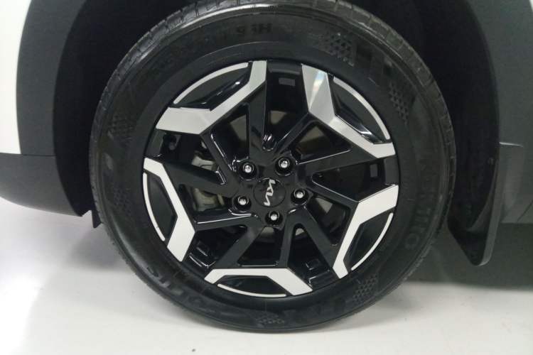 Used Kia Seltos 2023 1.5L CVT Luxury Edition Exterior 4