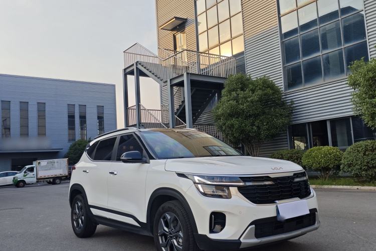 Used Kia Seltos 2023 1.5L CVT Luxury Edition Exterior 5