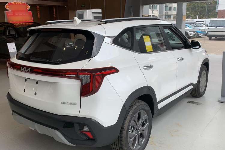 Used Kia Seltos 2023 1.5L CVT Luxury Edition Exterior 5