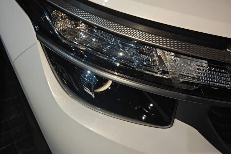 Used Kia Seltos 2023 1.5L CVT Comfort Edition Exterior 6