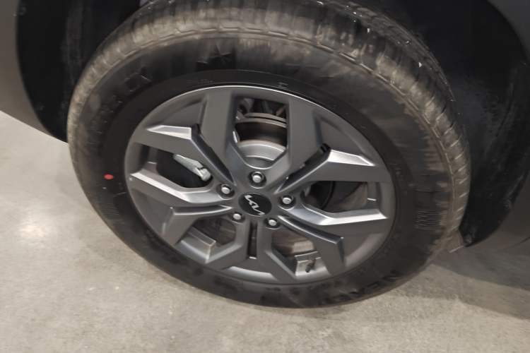 Used Kia Seltos 2023 1.5L CVT Luxury Edition Exterior 8