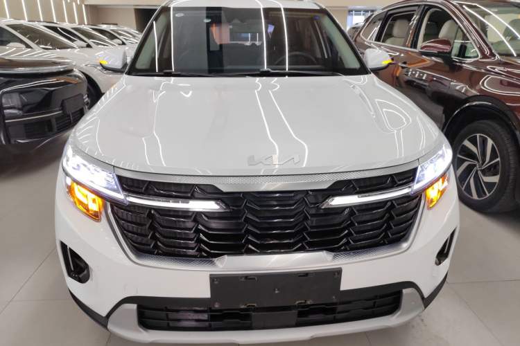 Used Kia Seltos 2023 1.5L CVT Luxury Edition Front