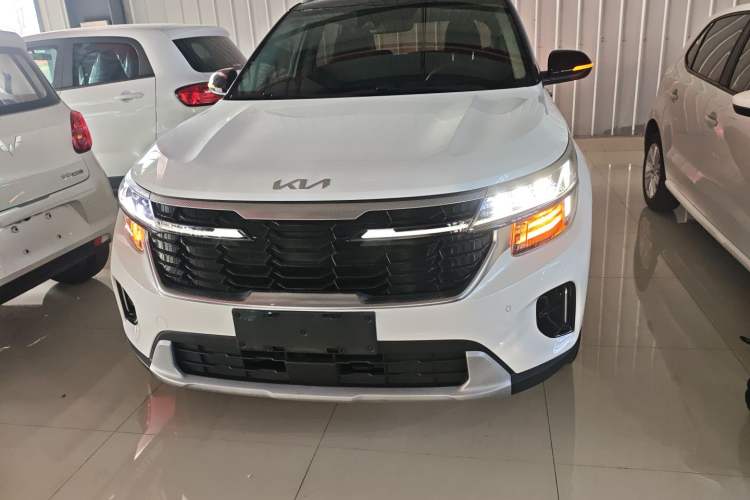 Used Kia Seltos 2023 1.5L CVT Luxury Edition Front