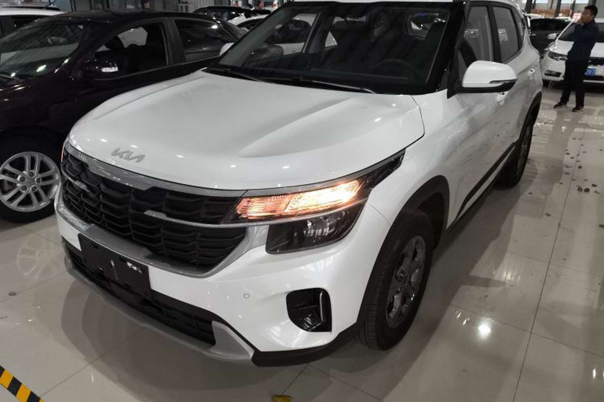 Used Kia Seltos 2023 1.5L CVT Comfort Edition Front Left 45 Deg