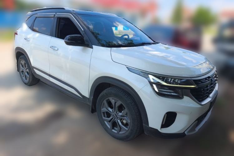 Used Kia Seltos 2023 1.5L CVT Luxury Edition Front Right 45 Deg