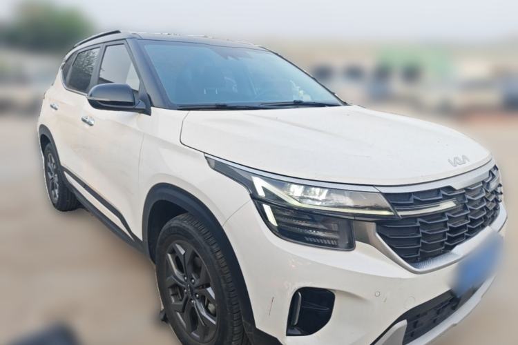 Used Kia Seltos 2023 1.5L CVT Luxury Edition Front Right 45 Deg