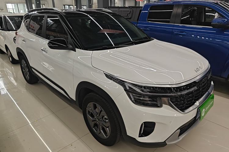 Used Kia Seltos 2023 1.5L CVT Luxury Edition Front Right 45 Deg