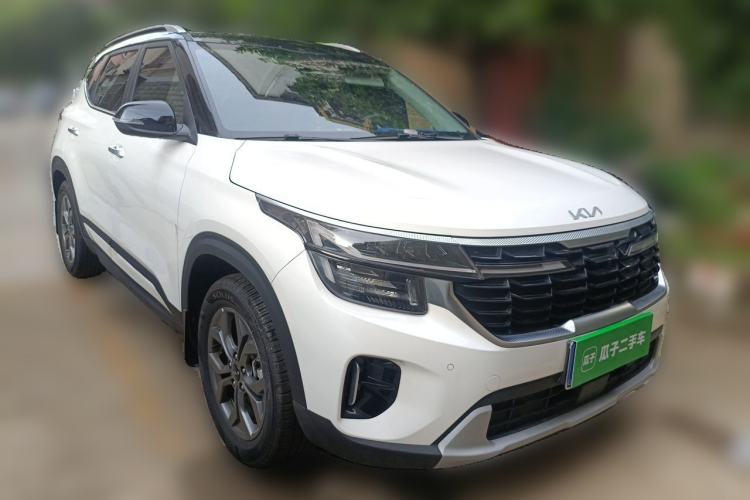 Used Kia Seltos 2023 1.5L CVT Luxury Edition Front Right 45 Deg