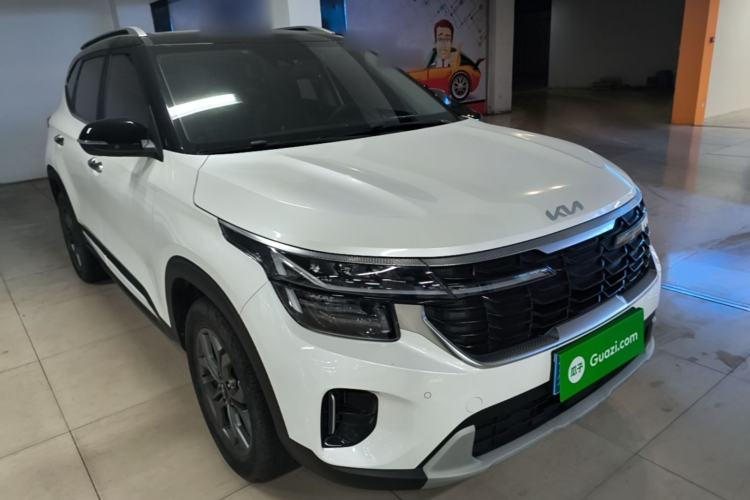 Used Kia Seltos 2023 1.5L CVT Luxury Edition Front Right 45 Deg