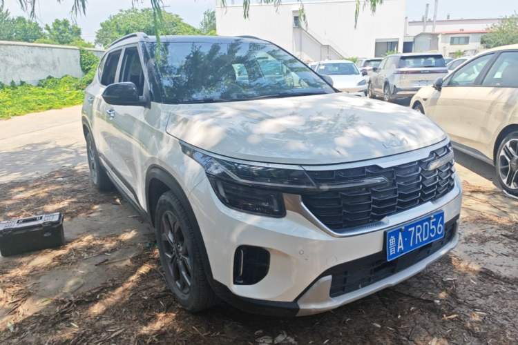 Used Kia Seltos 2023 1.5L CVT Luxury Edition Front Right 45 Deg