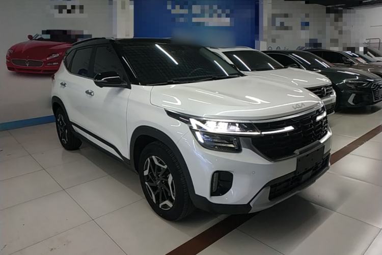 Used Kia Seltos 2023 1.5L CVT Luxury Edition Front Right 45 Deg