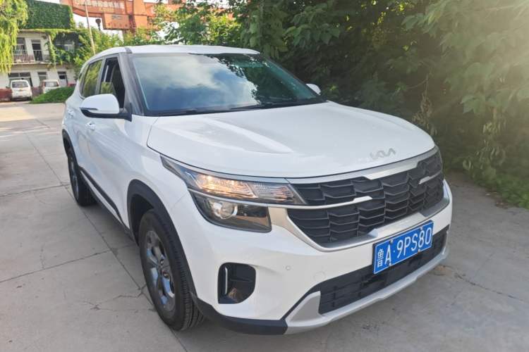 Used Kia Seltos 2023 1.5L CVT Comfort Edition Front Right 45 Deg