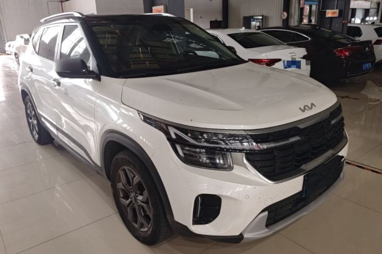 Used Kia Seltos 2023 1.5L CVT Luxury Edition Front Right 45 Deg