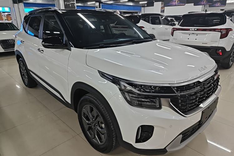 Used Kia Seltos 2023 1.5L CVT Luxury Edition Front Right 45 Deg