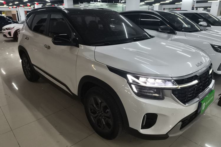 Used Kia Seltos 2023 1.5L CVT Luxury Edition Front Right 45 Deg