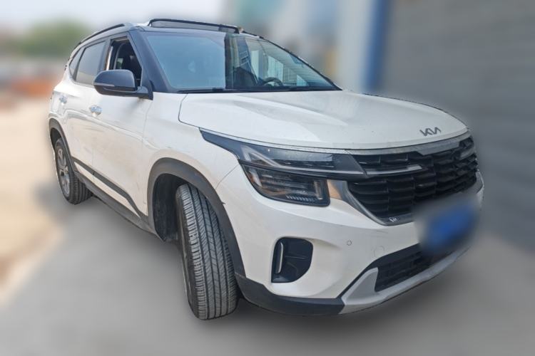 Used Kia Seltos 2023 1.5L CVT Luxury Edition Front Right 45 Deg