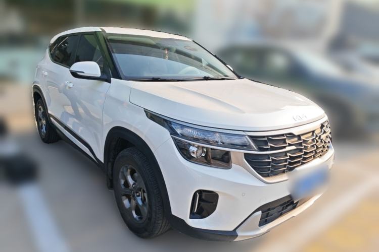 Used Kia Seltos 2023 1.5L CVT Luxury Edition Front Right 45 Deg