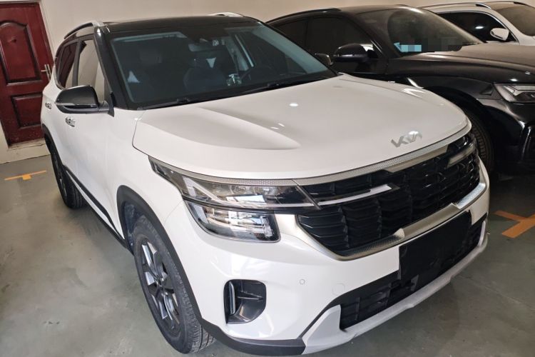 Used Kia Seltos 2023 1.5L CVT Luxury Edition Front Right 45 Deg